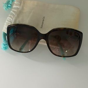 Gorgeous Tiffany sunglassas